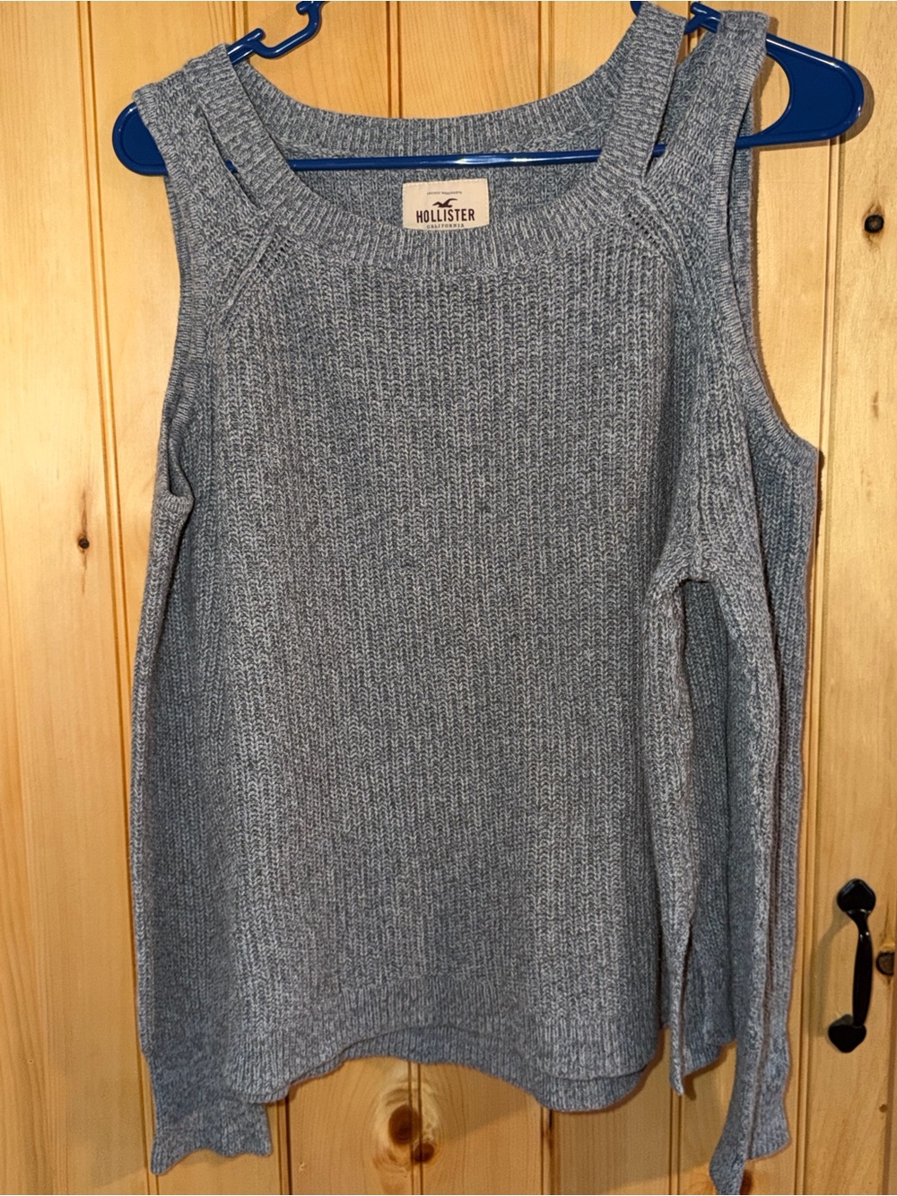 Hollister Women's Gray Cold-Shoulder Sweater- Size Medium - Y2K